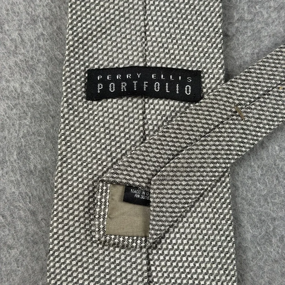 Vintage Perry Ellis Portfolio Gray Geometric Silk Neck Tie USA Classic 58x3.6